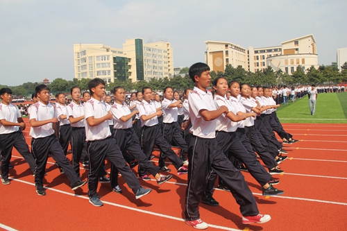 我院新生军训工作圆满结束